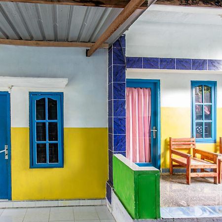 Oyo 93359 Kawi Homestay Praya Extérieur photo