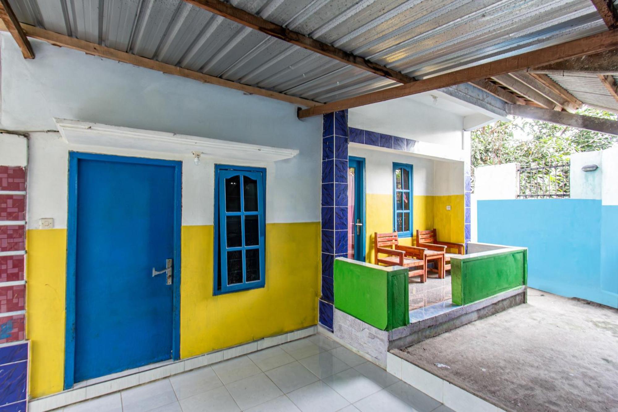 Oyo 93359 Kawi Homestay Praya Extérieur photo