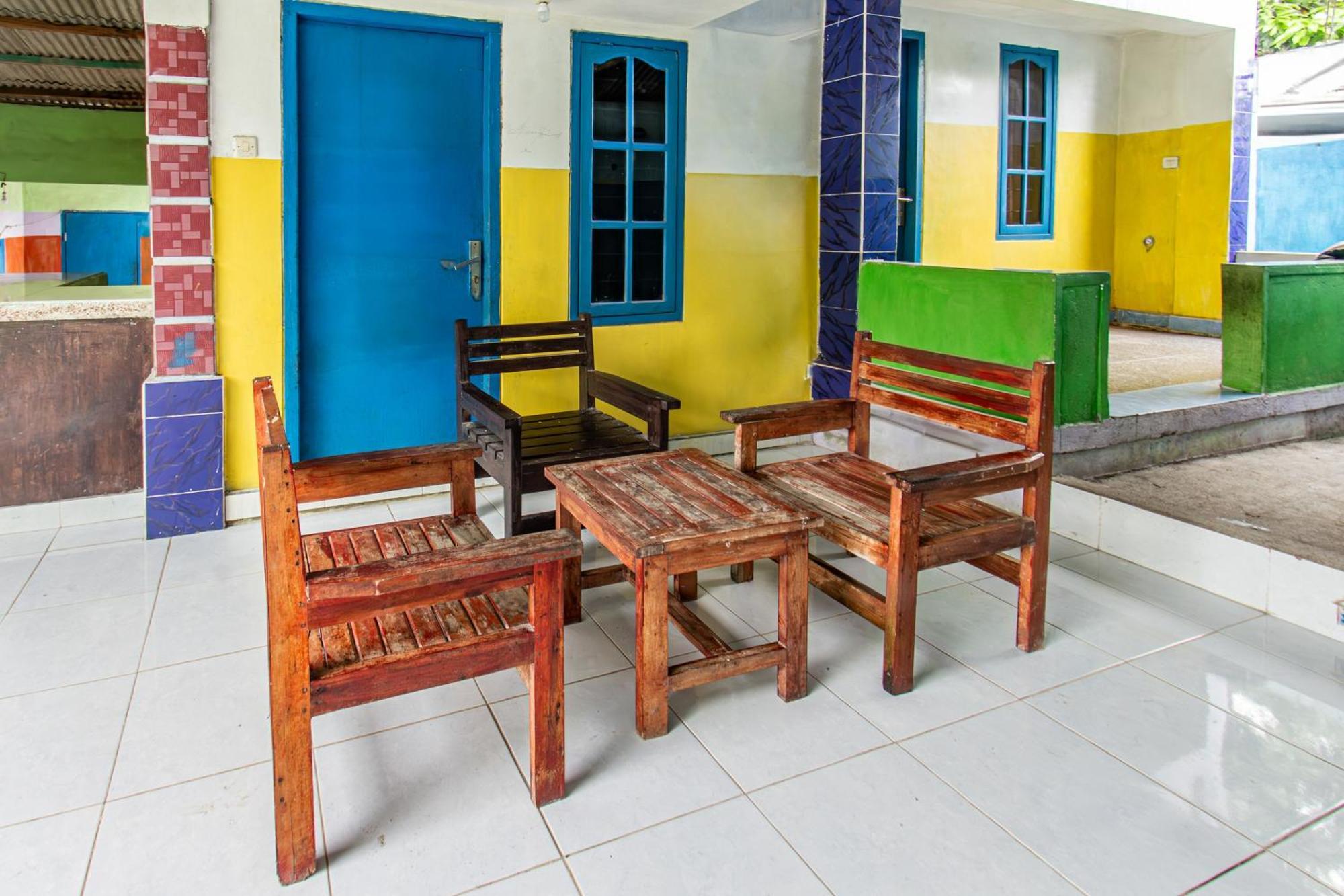 Oyo 93359 Kawi Homestay Praya Extérieur photo