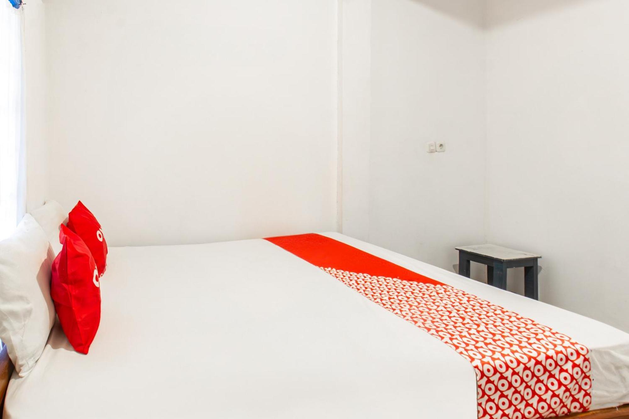 Oyo 93359 Kawi Homestay Praya Extérieur photo