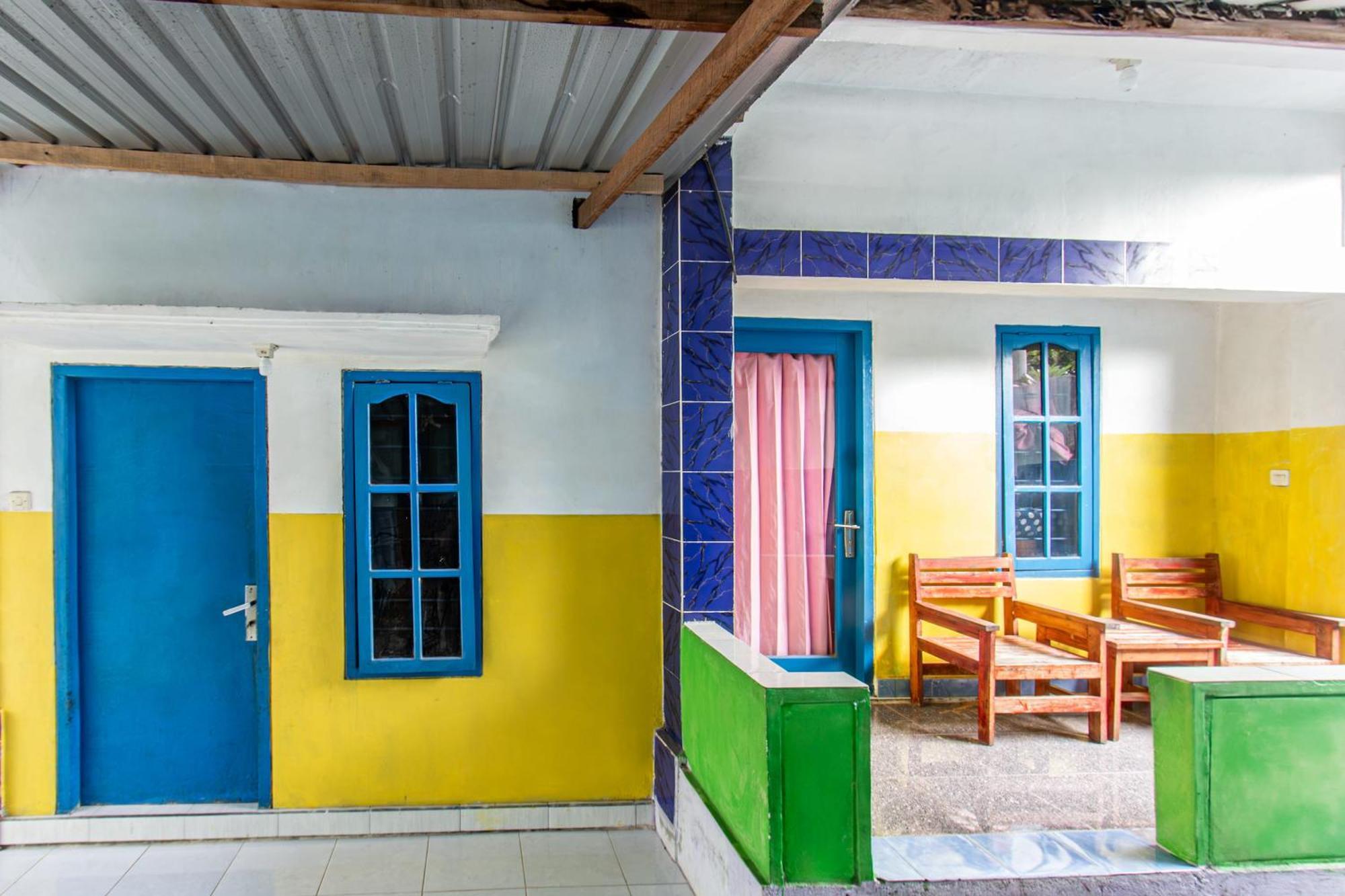 Oyo 93359 Kawi Homestay Praya Extérieur photo