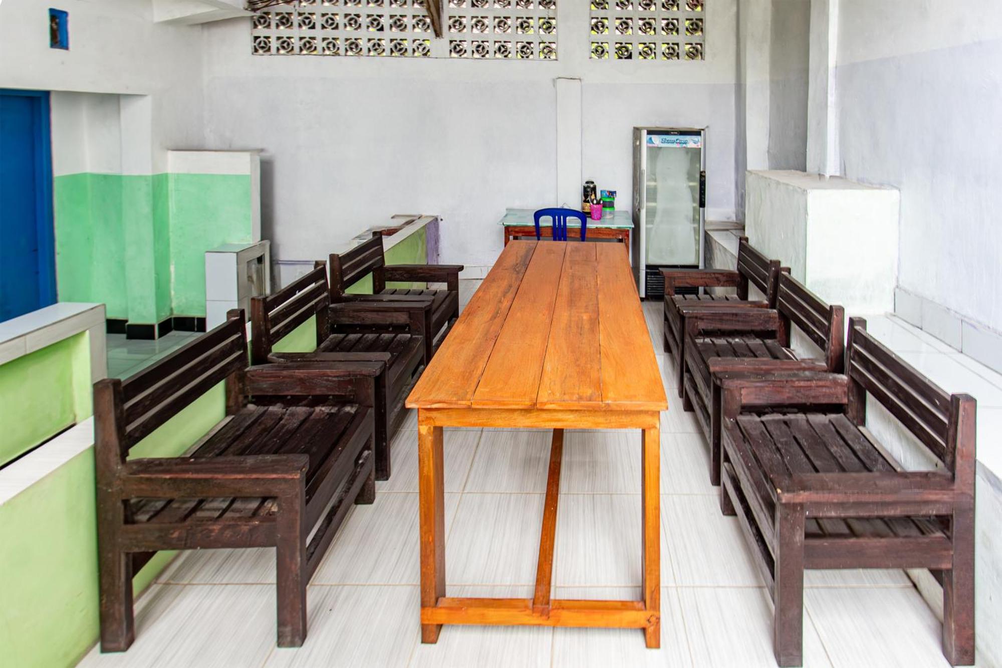 Oyo 93359 Kawi Homestay Praya Extérieur photo