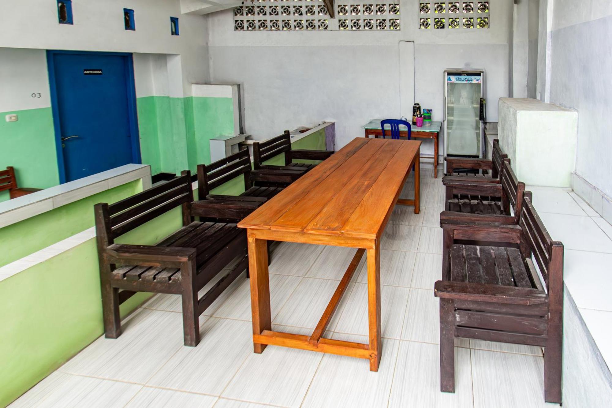 Oyo 93359 Kawi Homestay Praya Extérieur photo